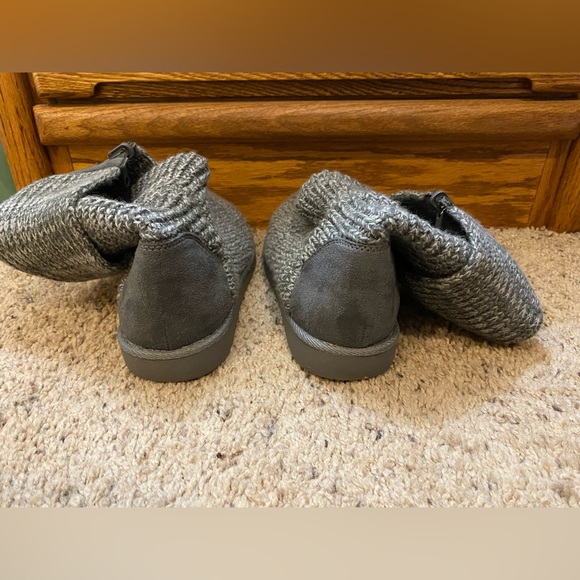Kohls Knit Boots - Gray Sock Booties Size 6 medium - Picture 5 of 8